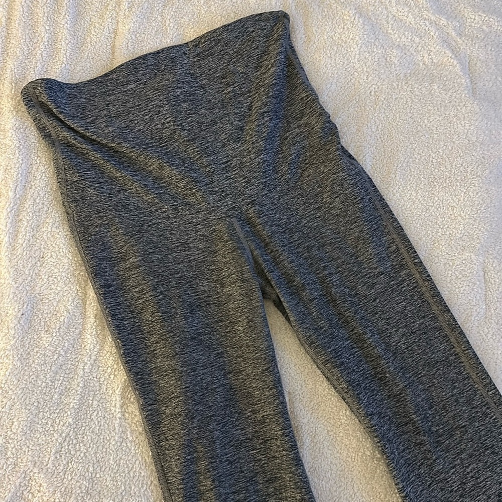 Year of Ours Maternity Flare Leggings Yoga Pants - Picture 4 of 6